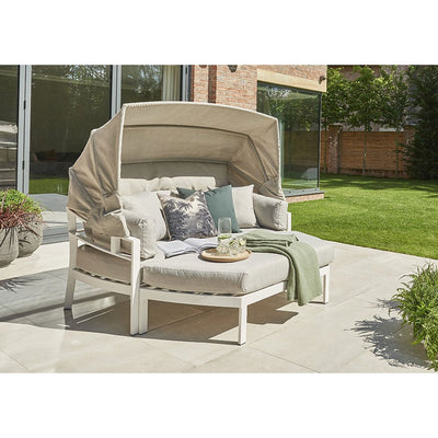 Daybeds & Sun Loungers